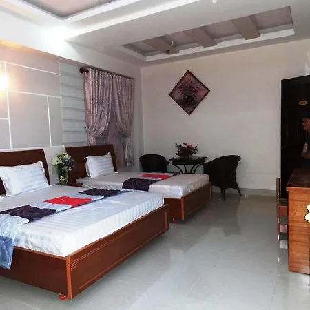 Gold Lion Hotel